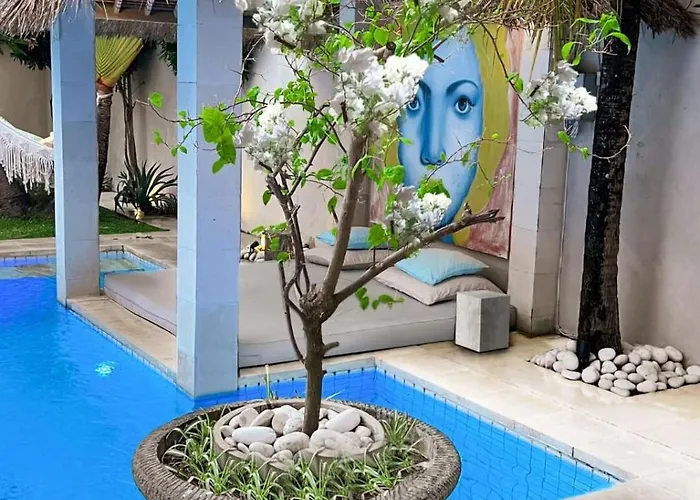 Anh Yeu - 6 Bedroom In With Huge Pool & Garden * Seminyak