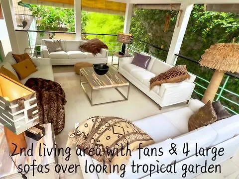 Anh Yeu - 6 Bedroom In With Huge Pool & Garden *