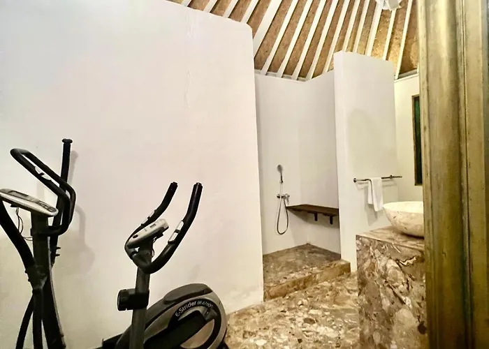 Anh Yeu - 6 Bedroom In With Huge Pool & Garden Villa